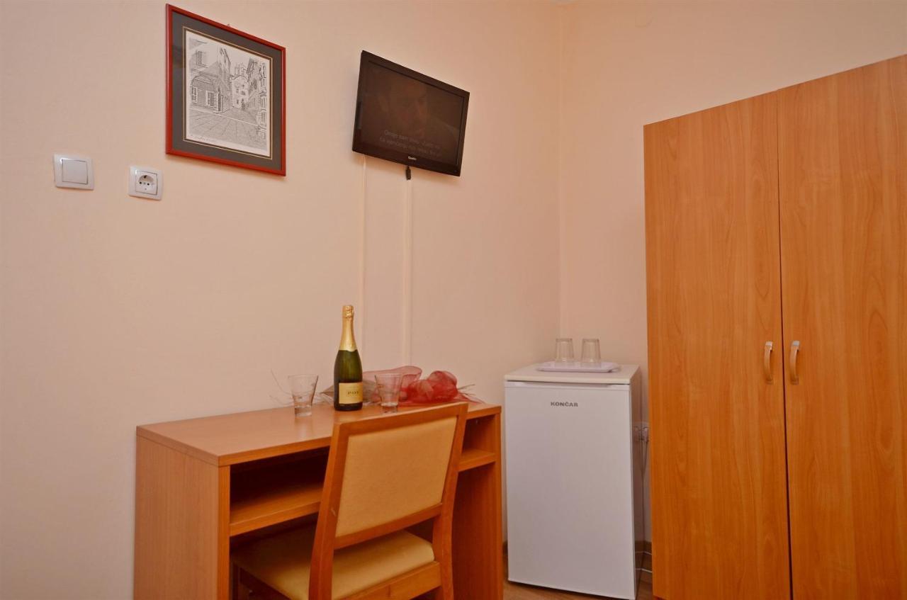 Apartment And Room Ivica 보디체 외부 사진